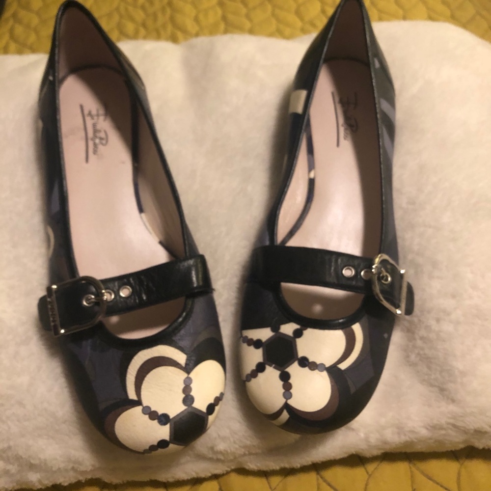 EMILIO PUCCI: Authentic Mary Janes, Gray-beige-black, Sze 7 - PRICE 🏷️ CHGE